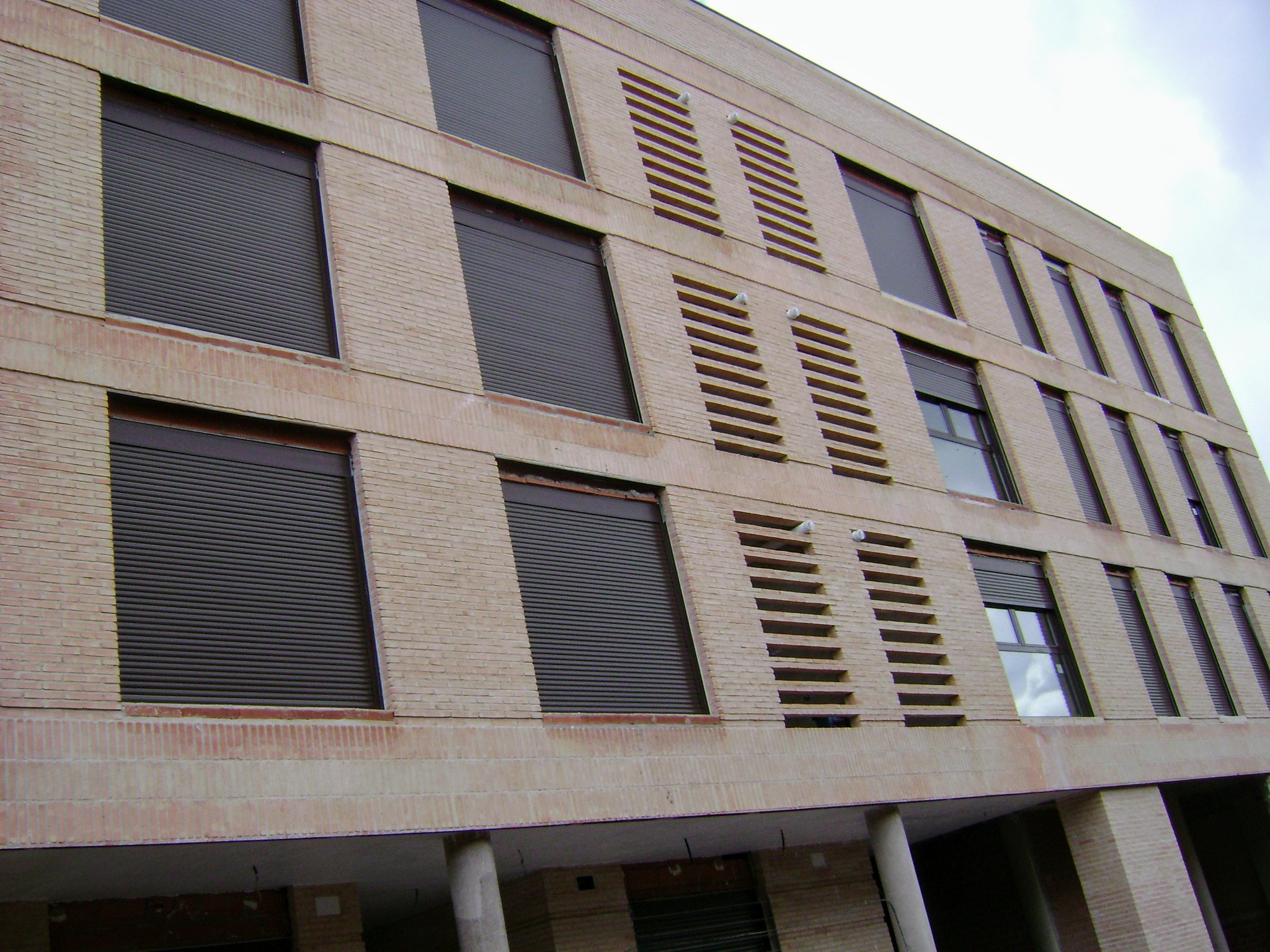 Edificio 14 viviendas Puerto LLano